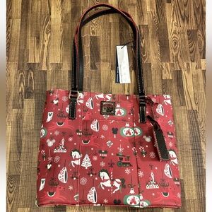 DISNEY DOONEY AND BOURKE HOLIDAY CHRISTMAS FARMHOUSE TOTE PASSHOLDER NWT